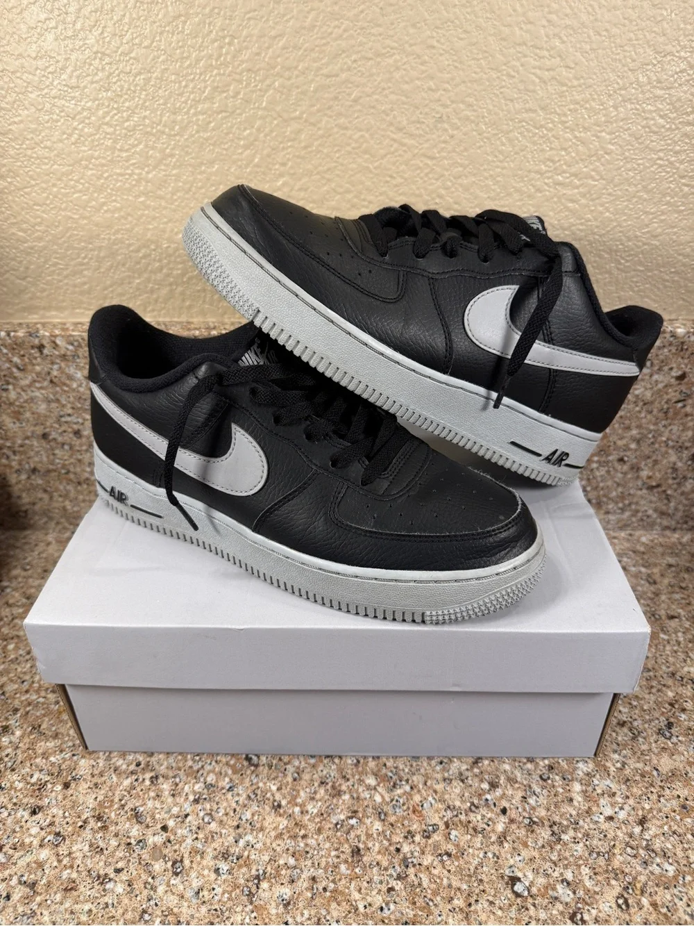 Nike Black/Wolf Gray GS Air Force 1 size 7Y